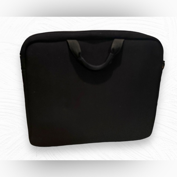 Targus CVR200 Slip Labtop / Notebook Case - Picture 2 of 12